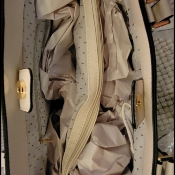 Vanessa Williams handbag collection.. brand new with tags - Picture 7 of 16